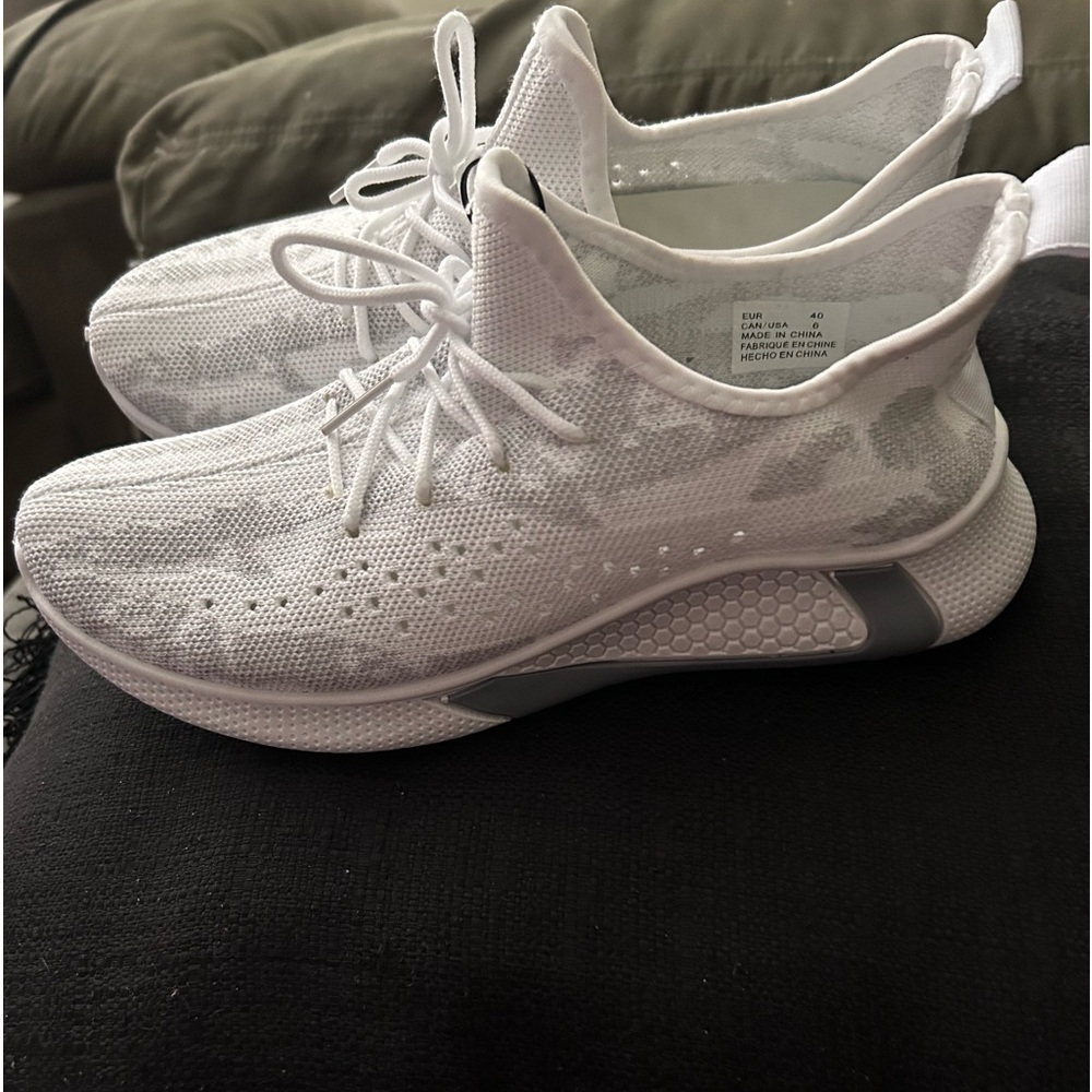 Brand New Ladies Size 10 Running Shoes - Picture 3 of 5